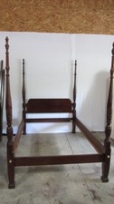 Traditional Cherry-Finish Mahogany Poster Bed Headboard & Footboard Set with Carved Shell Crest — listing 5