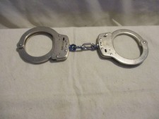 Vintage Smith & Wesson Model 90 Handcuffs with Keys and Original Box — listing 6