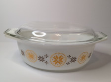 Vintage Pyrex Town & Country 475-B 2.5 Quart Cinderella Casserole with Clear Glass Lid — listing 4