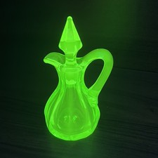 Vintage Uranium/Vaseline Glass Cruet with Handle and Stopper, 5.5 inches — listing 2