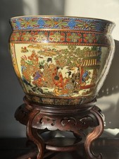Chinese Famille Rose Porcelain Jardinière (Cachepot) with Underplate, Figural Landscape Scene — listing 3