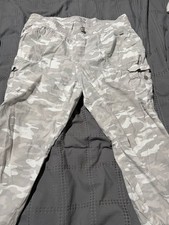 Calvin Klein Jeans Men's Olive Green Cargo Shorts, Size 6 (approx 30" waist) — listing 2