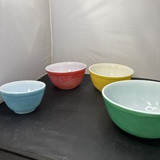 Vintage Pyrex Mixed Mixing Bowl Lot - Primary Yellow, Turquoise Small, Friendship (Birds) Red/Orange, and Primary Red — listing 5