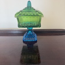 Vintage Emerald Green Pressed Glass Square Pedestal Covered Candy Dish / Wedding Box — listing 4