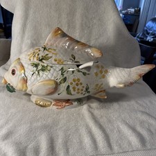 Majolica-Style Cream Fish Motif Covered Soup Tureen Set with Underplates (6 lidded bowls + saucers, plus large tureen) — listing 6
