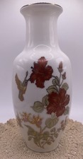 Vintage Japanese Porcelain Vase with Hummingbird and Daffodil Motif, Gold Trim — listing 4