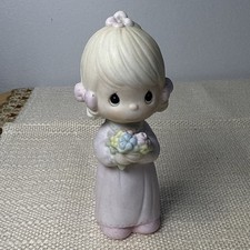 Precious Moments "Peace on Earth" Figurine E-2804 — listing 5