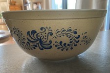 Vintage Pyrex Homestead Nesting Mixing Bowl Set (3 Bowls) — listing 4