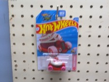 Hot Wheels Sweet Rides Cruise Bruiser Cupcake Car, #196/250, Short Card