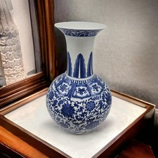 Chinese Blue and White Crackle-Glaze Ginger Jar with Original Lid, Bamboo and Coin Motifs — listing 5