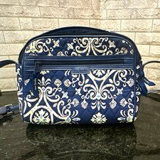 Vera Bradley Quilted Zip Cosmetic Make-up Bag in Ribbons Floral Print, listing 5