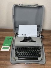 Olympia SM3 Portable Typewriter with Case — listing 2