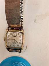 Vintage Elgin De Luxe Men's Wristwatch, Rectangular Tank Case with Sub-Seconds Dial — listing 4