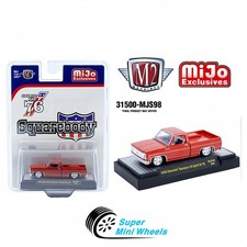 M2 Machines Spirit of '76 Dodge Pickup 1:64 Die-Cast Truck