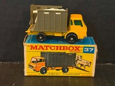 Matchbox Superfast No. 71 Cattle Truck, Copper/Orange Cab with Yellow Stakes — listing 2