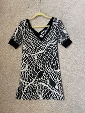 Black and Neutral Patterned Fit-and-Flare T-Shirt Dress, Size L — listing 5