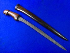 Javanese Keris with Luk (Wavy) Pamor Blade, Wooden Ukiran Hilt, and Gandar Scabbard — listing 4