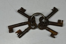 Ornate Cast Metal Wall-Mounted 3-Hook Key Rack with Scrollwork Openwork Panel — listing 6