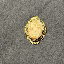 Antique Carved Shell Cameo Brooch/Pendant in Gold-Toned Twisted Rope Frame — listing 4