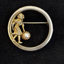 Gold-Tone Figural Pendant Necklace with Curb Chain, possibly stylized bird or animal charm
