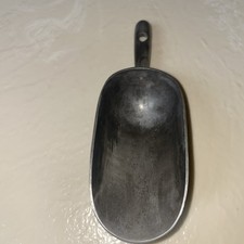 Vintage Cast Aluminum Grocery/Feed Scoop with Molded Handle, Marked 524 — listing 2