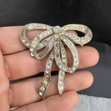Vintage Gold-Tone Twisted Rope Bow Brooch with Dangling Tassels — listing 6