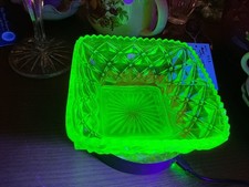 Vintage Green Depression Glass Tumbler with Optic Swirl Panels, 4 1/4 inches tall No glow — listing 5