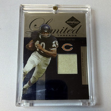2006 Leaf Limited Legends Gale Sayers Game-Worn Jersey Autograph Football Card