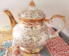Vintage Gibsons England Cream & Gold Squiggle Globe Teapot