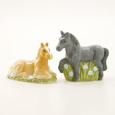 Vintage Ceramic Anthropomorphic Horse Salt and Pepper Shaker Set with Straw Hats and Bridles — listing 6