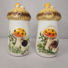 Sears Merry Mushroom Ceramic Salt and Pepper Shakers Pair — listing 4