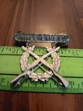 Lot of USMC Marksmanship Qualification Badges (Rifle Expert & Pistol Expert) with Award Bars, Plus Misc Lapel Pins — listing 3