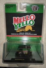 M2 Machines Auto-Thentics 1960 VW Delivery Van EMPI Equipped 1:64 Diecast — listing 6