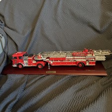 Franklin Mint 1:32 Scale 1965 Seagrave Aerial Ladder Tiller Fire Truck Ladder Co. No. 5