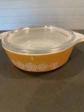 Pyrex Butterfly Gold Round Casserole Dish with Clear Lid — listing 5