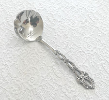 Oneida Community Stainless 'Chandelier' Pattern Gravy Ladle with Scalloped Bowl — listing 3