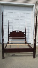 Traditional Cherry-Finish Mahogany Poster Bed Headboard & Footboard Set with Carved Shell Crest — listing 3