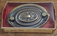 Lot of 30 Vintage Brass Hepplewhite Style Oval Bail Drawer Pulls — listing 6
