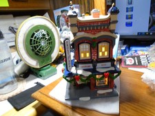 Department 56 The Original Snow Village - Frost And Sons 5 & Dime Lit Building #56.55047 — listing 5