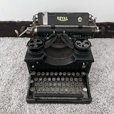 Antique Royal 10 Standard Manual Typewriter, Black with Glass-White Keys, circa 1914-1925 — listing 3