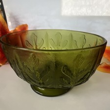 Vintage Green Pressed Glass Basket with Fixed Arch Handle, Star and Fan Cut Pattern — listing 4