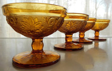 Vintage Amber Glass Small Berry / Dessert Bowl with Scalloped Rim and Star Burst Base — listing 6