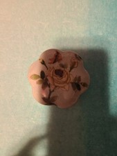 Vintage Porcelain Rose-Motif Covered Trinket / Powder Box, Scalloped Form — listing 3