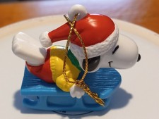 Vintage 1998 Whitman's Snoopy Santa Figural Christmas Chocolate Tin - Peanuts