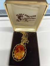 Elvis Presley Memorial Pendant Necklace 'King of Rock' 1935-1977 — listing 4