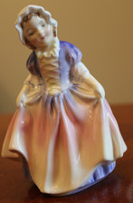 Royal Doulton 'Dinky Do' HN1678 Bone China Figurine — listing 4