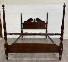 Vintage Full/Double Size Poster Bed with Turned Wood Posts and Waterfall-Style Footboard — listing 6