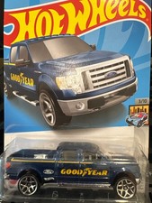 Hot Wheels Goodyear Blimp, Collector No. 154, Blue Card — listing 3