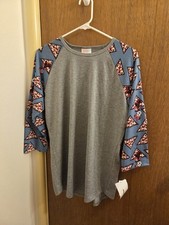 LuLaRoe Randy Disney Minnie Mouse Bow Raglan Tee, Black with Bow-Print Sleeves, Size XS/Small — listing 5