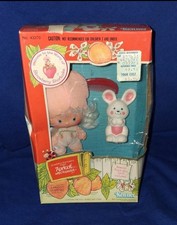 Vintage Strawberry Shortcake Apricot Doll with Hopsalot Bunny Pet, 3 inch, 1980s — listing 6